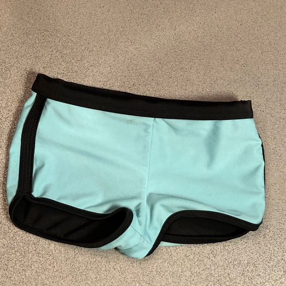 Primary swim set; shorts and rash guard - Picture 2 of 7